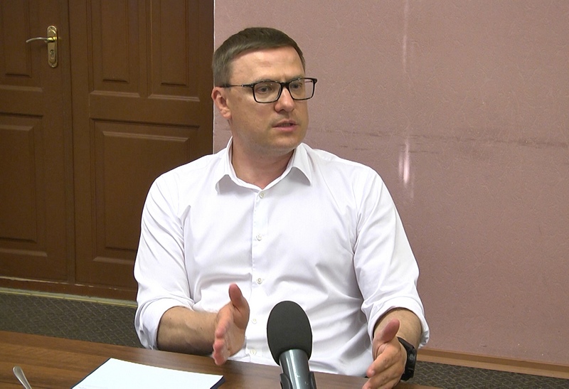 О чём говорил Алексей Текслер на встрече с журналистами: запах гари, дороги, благоустройство дворов О чём говорил Алексей Текслер на встрече с журналистами: запах гари, дороги, благоустройство дворов